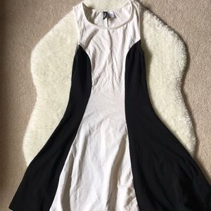NWOT H&M Black and White Fitted Straight Bodycon Dress